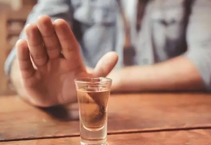 双效片与酒精为什么不适合搭配?从血压、吸收到判断力说明